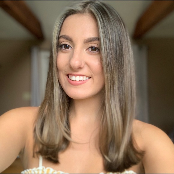 Meet your Posher, Erica - Picture 2 of 2